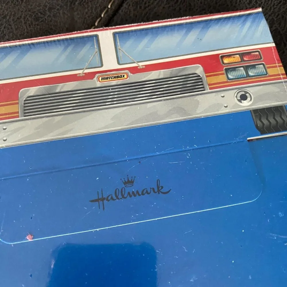 Hallmark Matchbox‎ Fire Ladder Truck Car 3D Gift Box 6 1/4